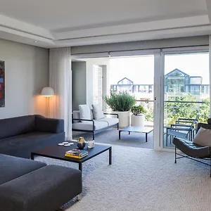 401 Dovenby Apartment